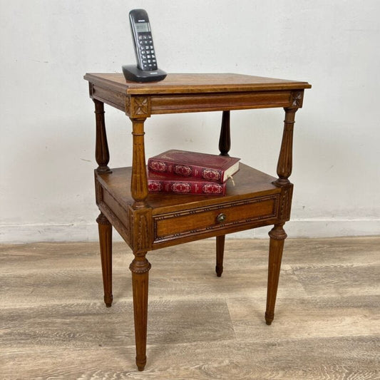 Tavolino Stile antico Comodino mobile vintage in legno porta telefono 2 ripiani Categoria  Arredamento
