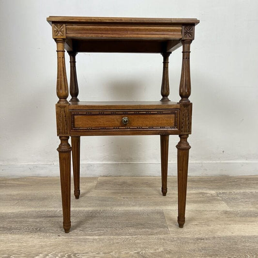 Tavolino Stile antico Comodino mobile vintage in legno porta telefono 2 ripiani Categoria  Arredamento