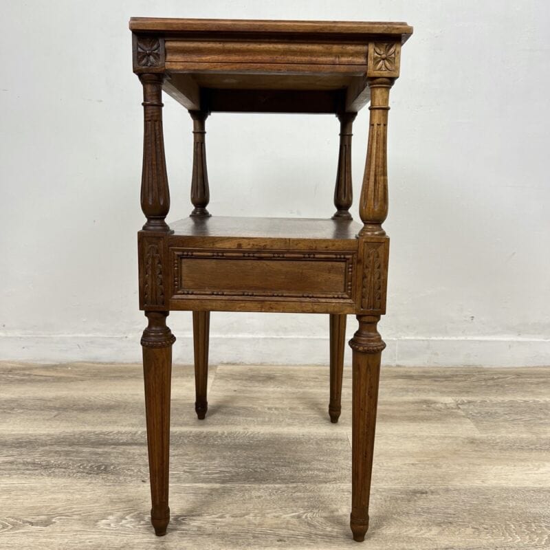 Tavolino Stile antico Comodino mobile vintage in legno porta telefono 2 ripiani Categoria  Arredamento