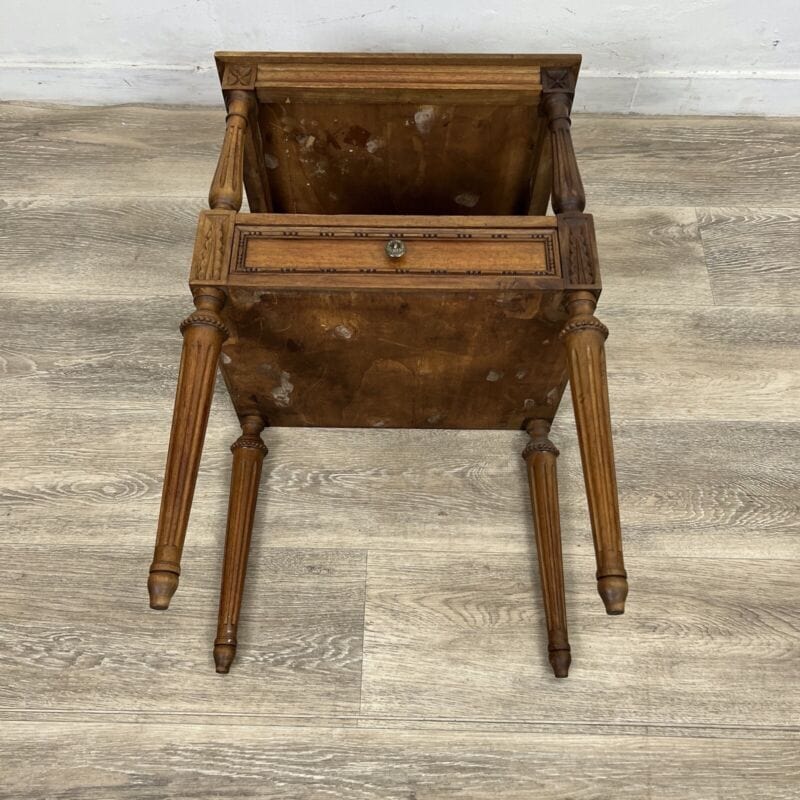 Tavolino Stile antico Comodino mobile vintage in legno porta telefono 2 ripiani Categoria  Arredamento