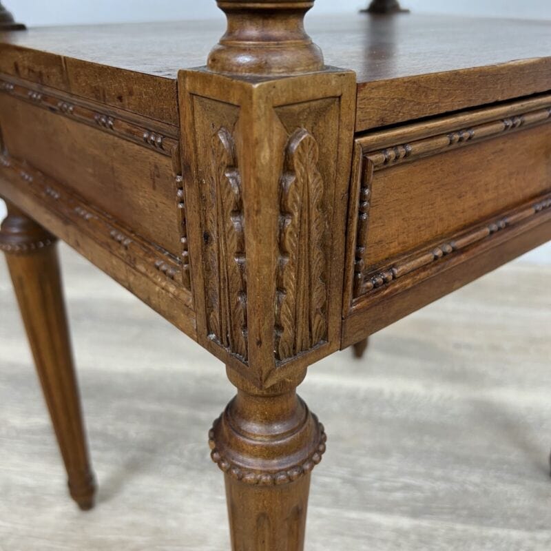 Tavolino Stile antico Comodino mobile vintage in legno porta telefono 2 ripiani Categoria  Arredamento