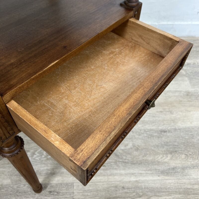 Tavolino Stile antico Comodino mobile vintage in legno porta telefono 2 ripiani Categoria  Arredamento