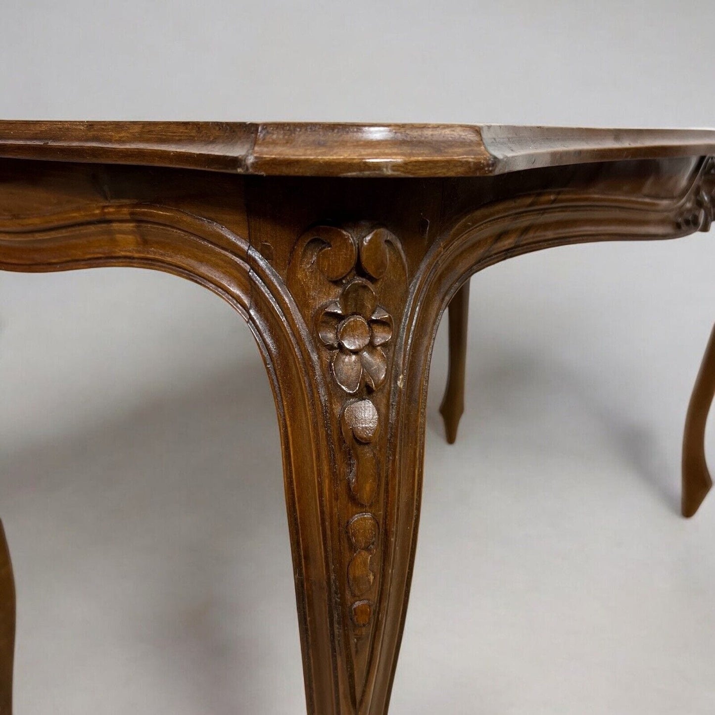 Tavolino tavolo antico basso da salotto soggiorno in legno stile antico Luigi XV Categoria  Tavoli - tavolinetti