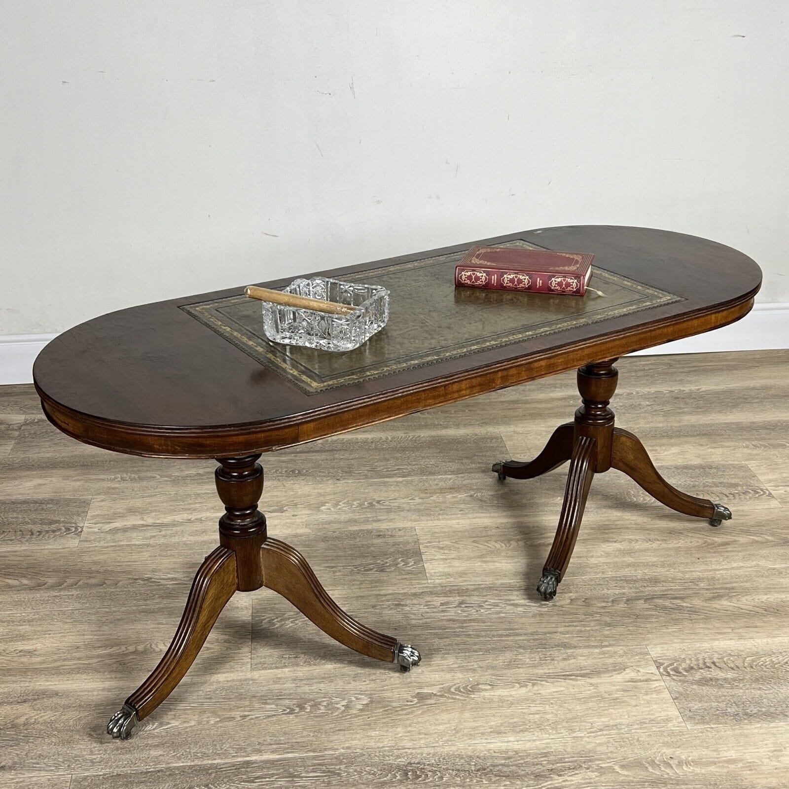 Tavolino tavolo antico da per salotto basso in legno piano pelle verde vintage Categoria  Tavoli - tavolinetti