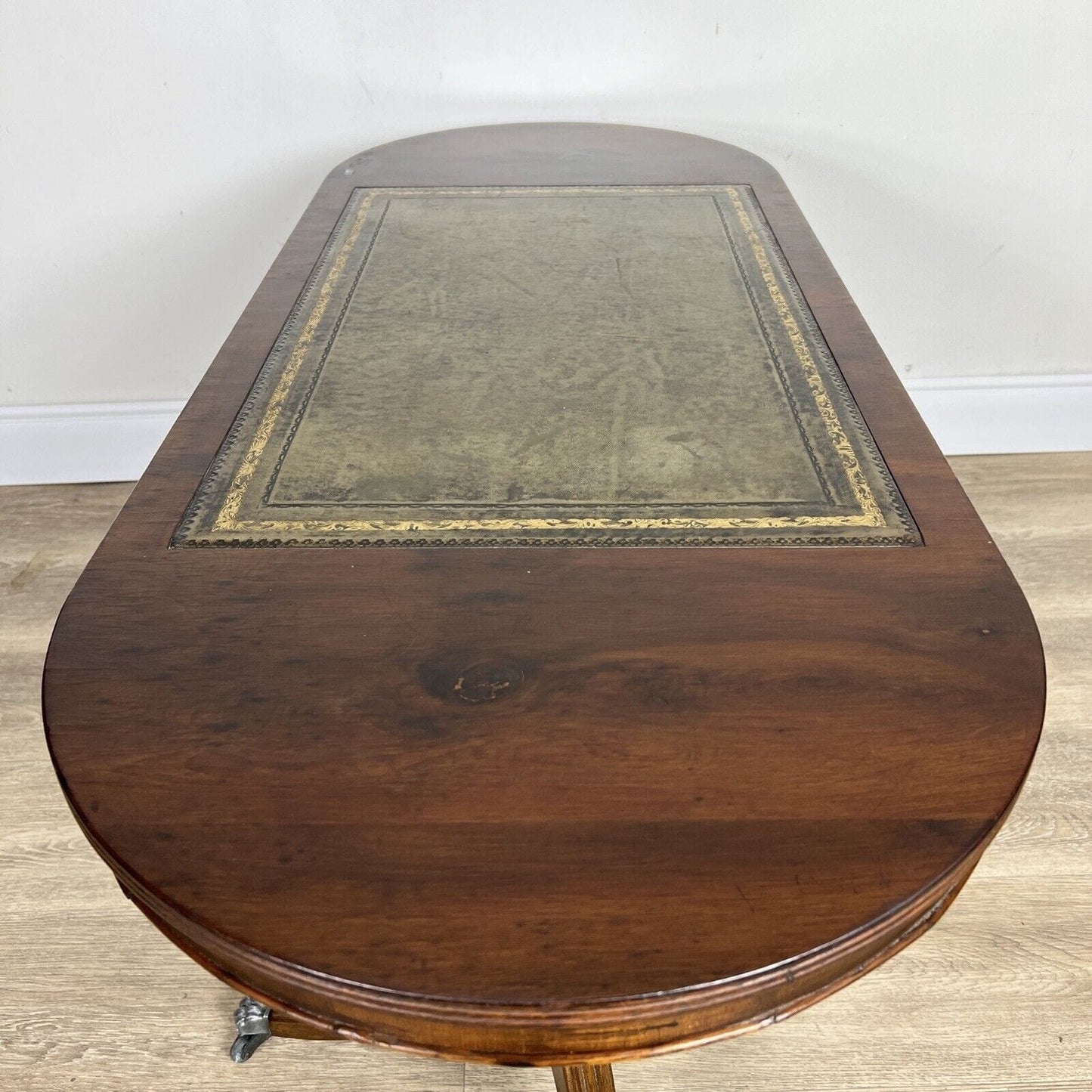 Tavolino tavolo antico da per salotto basso in legno piano pelle verde vintage Categoria  Tavoli - tavolinetti