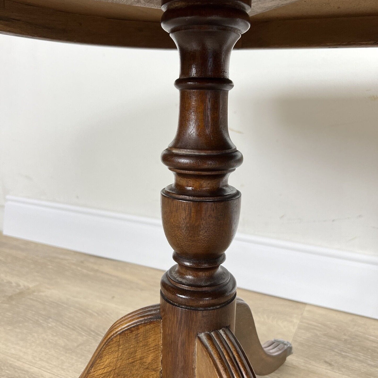 Tavolino tavolo antico da per salotto basso in legno piano pelle verde vintage Categoria  Tavoli - tavolinetti