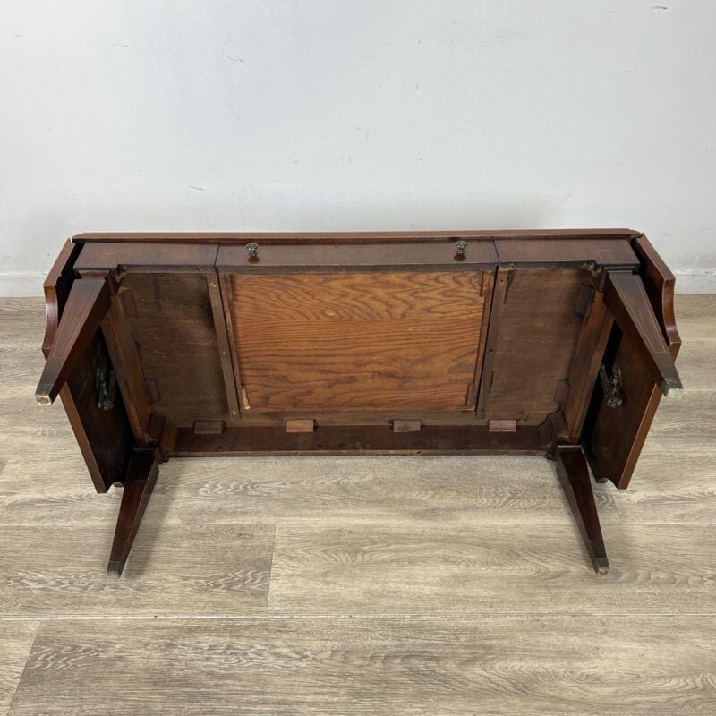 Tavolino tavolo antico da salotto basso in legno piano pelle con alette vintage Categoria  Tavoli - tavolinetti