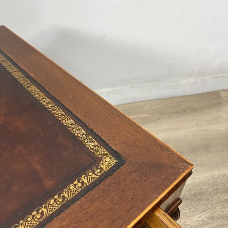 Tavolino tavolo antico da salotto basso in legno piano pelle per ufficio vintage Categoria  Tavoli - tavolinetti