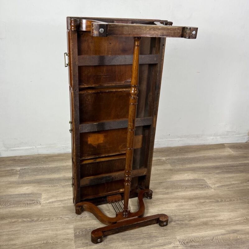 Tavolino tavolo antico da salotto basso in legno piano pelle per ufficio vintage Categoria  Tavoli - tavolinetti