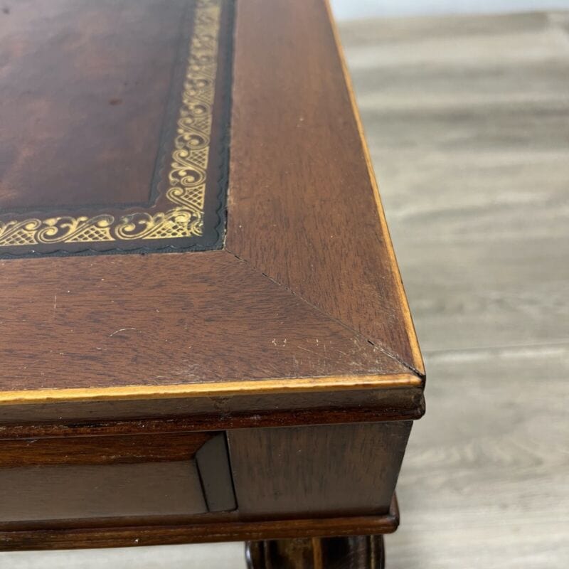 Tavolino tavolo antico da salotto basso in legno piano pelle per ufficio vintage Categoria  Tavoli - tavolinetti