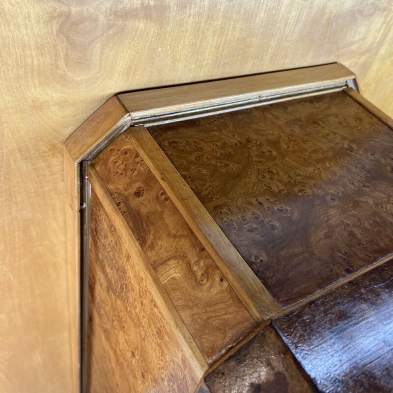 Tavolino tavolo antico da salotto basso In stile Art Deco per caffè legno chiaro Categoria  Comodini