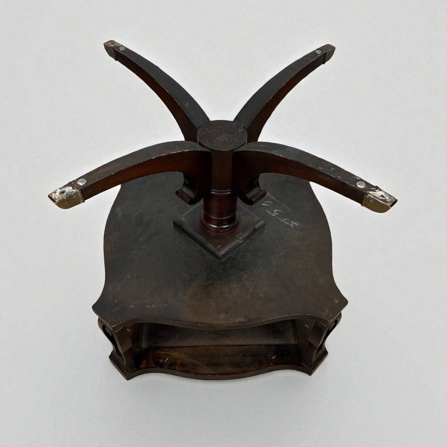 Tavolino tavolo basso antico da salotto con piano in pelle stile Regency vintage Categoria Tavoli - tavolinetti