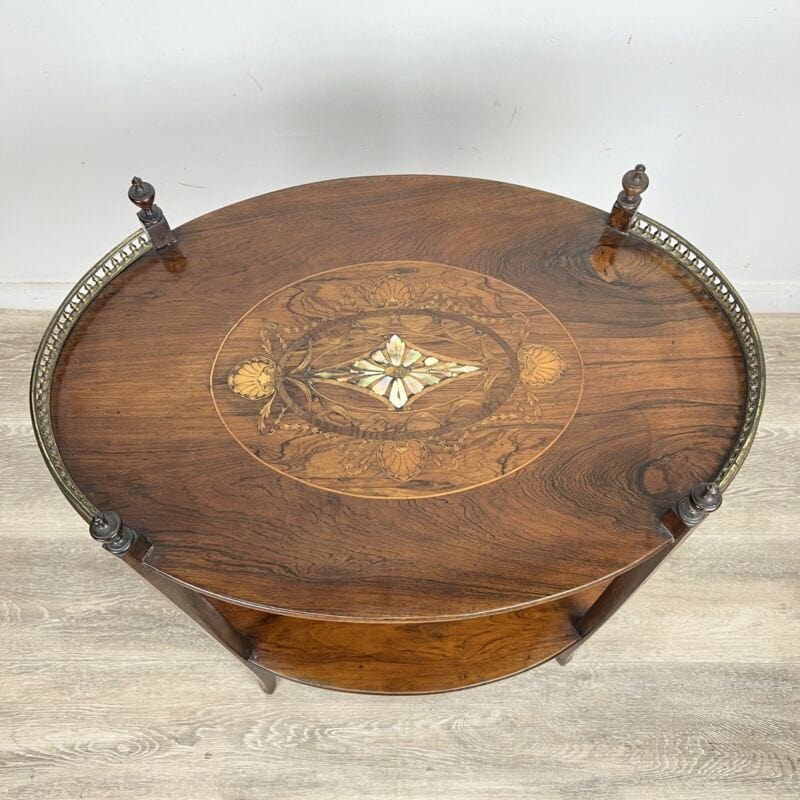 Tavolino tavolo Ovale antico da salotto soggiorno in legno intarsiato epoca 800 Categoria  Tavoli - tavolinetti