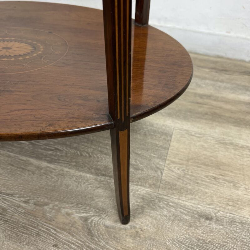 Tavolino tavolo Ovale antico da salotto soggiorno in legno intarsiato epoca 800 Categoria  Tavoli - tavolinetti