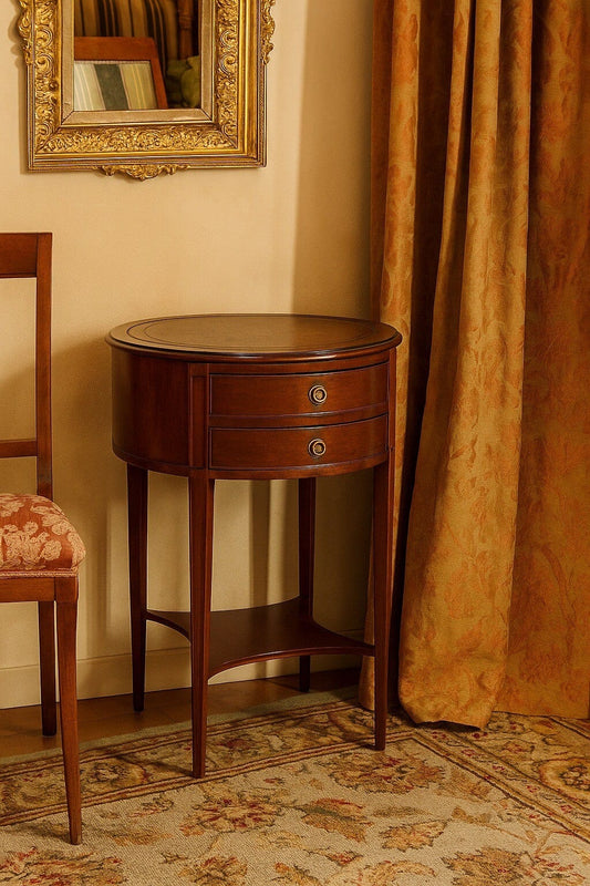 Tavolino Tavolo Rotondo stile Antico Comodino in legno piano pelle vintage Categoria  Tavoli - tavolinetti