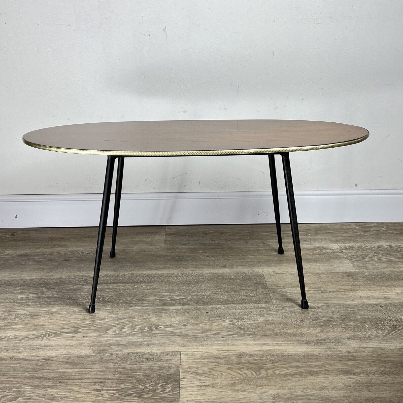 Tavolino tavolo vintage da salotto basso di modernariato anni 50 Base metallo Categoria  Tavoli - tavolinetti