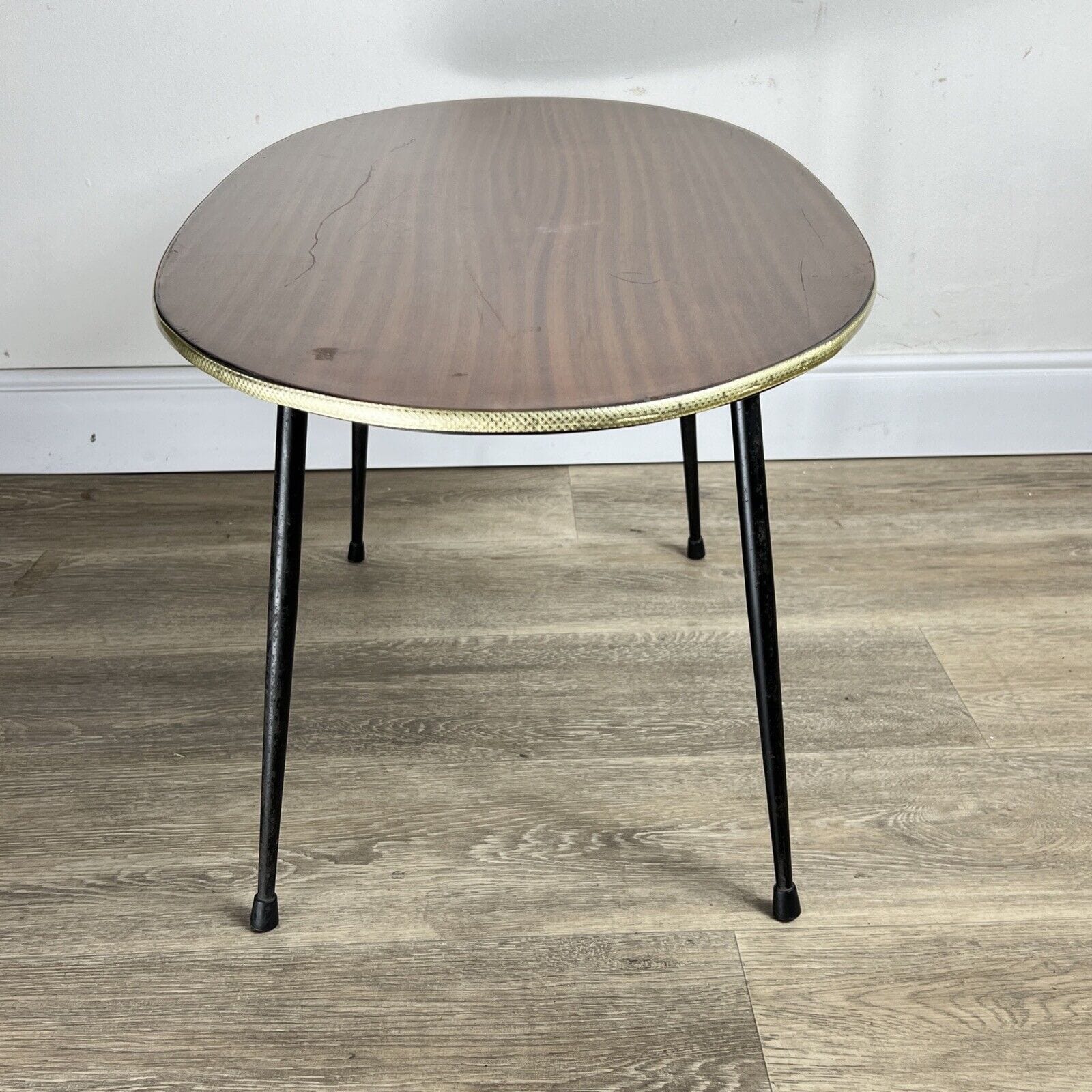 Tavolino tavolo vintage da salotto basso di modernariato anni 50 Base metallo Categoria  Tavoli - tavolinetti