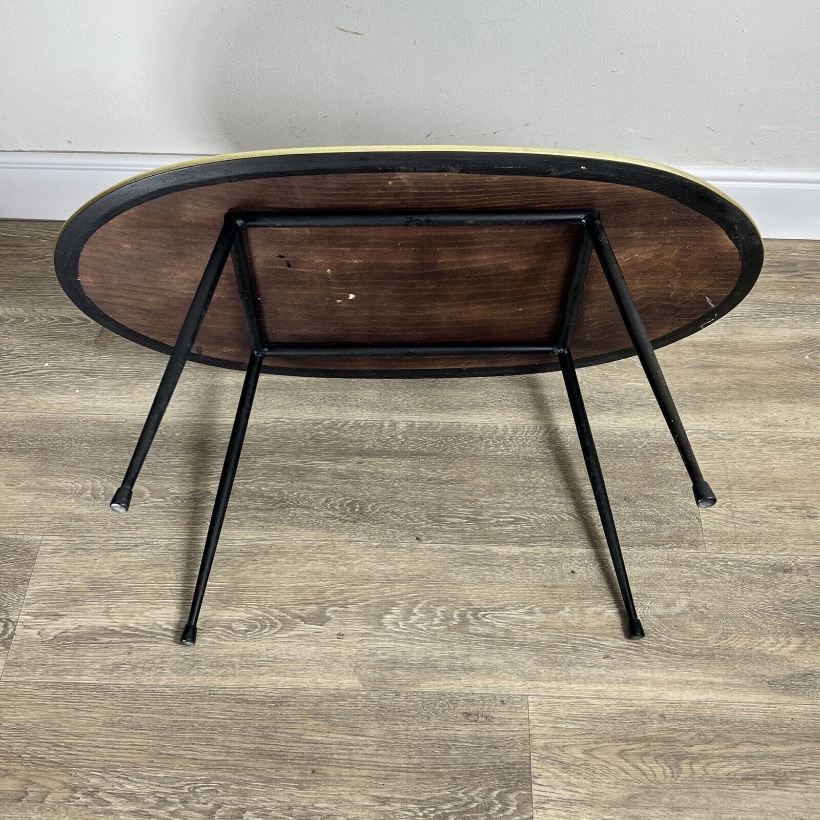 Tavolino tavolo vintage da salotto basso di modernariato anni 50 Base metallo Categoria  Tavoli - tavolinetti