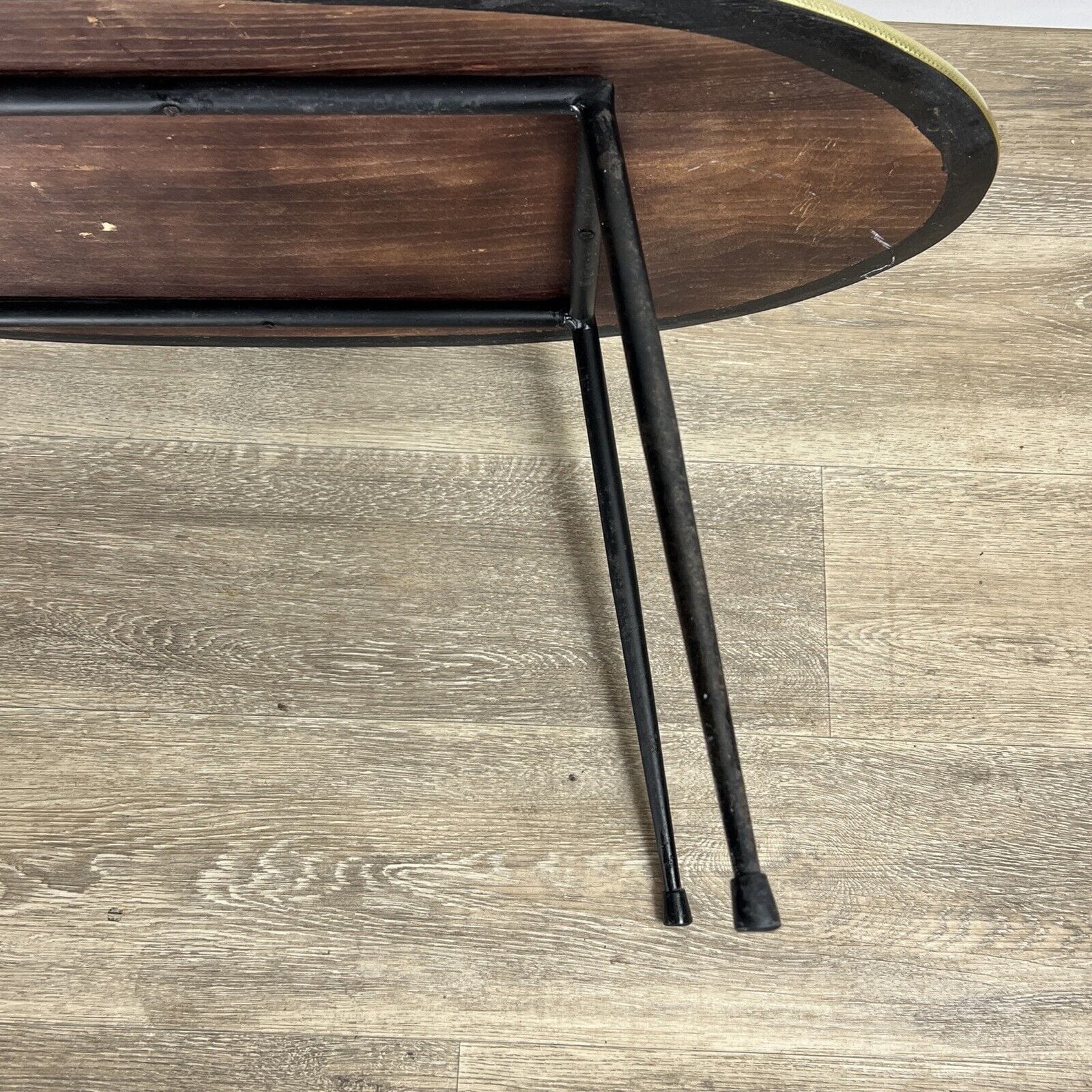 Tavolino tavolo vintage da salotto basso di modernariato anni 50 Base metallo Categoria  Tavoli - tavolinetti