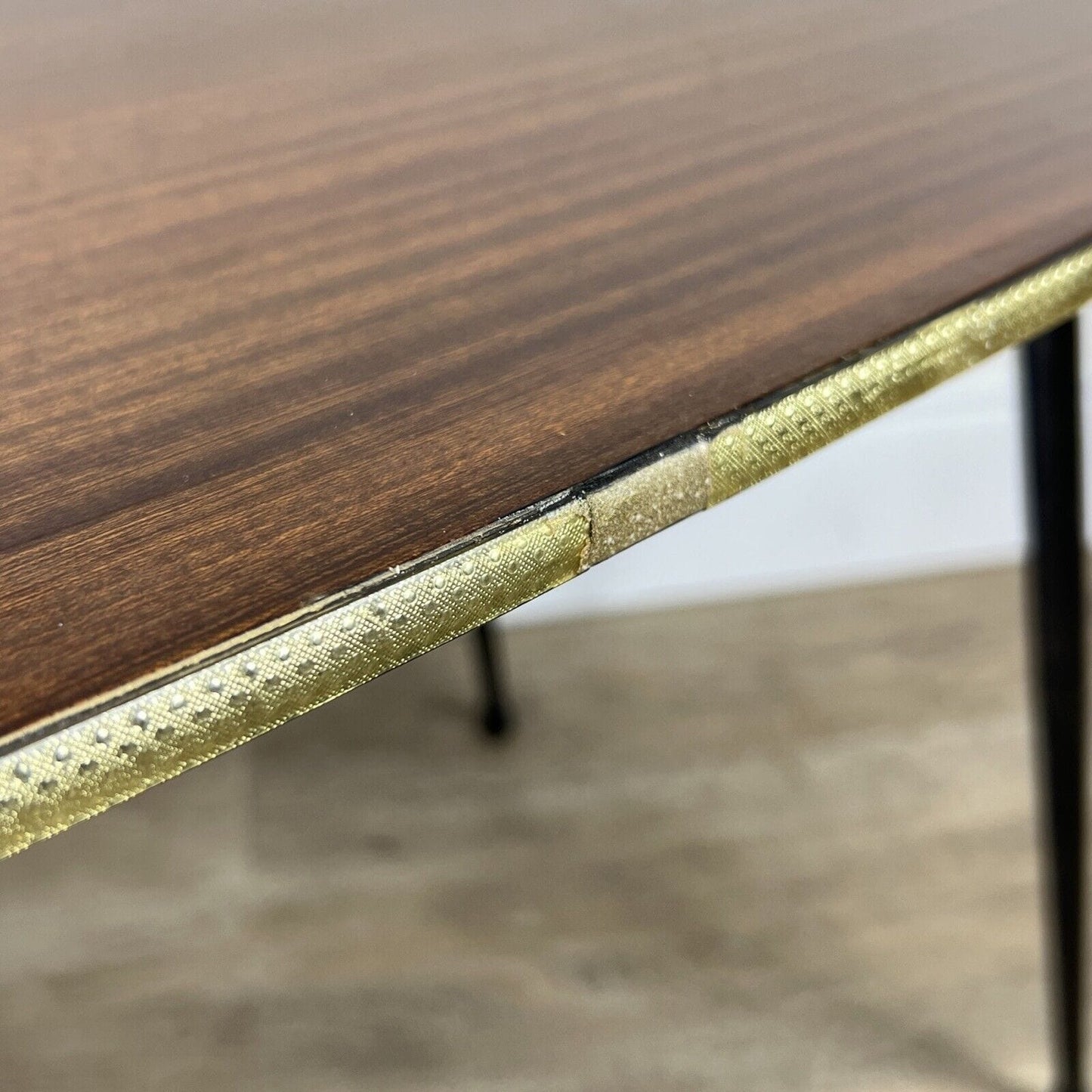 Tavolino tavolo vintage da salotto basso di modernariato anni 50 Base metallo Categoria  Tavoli - tavolinetti