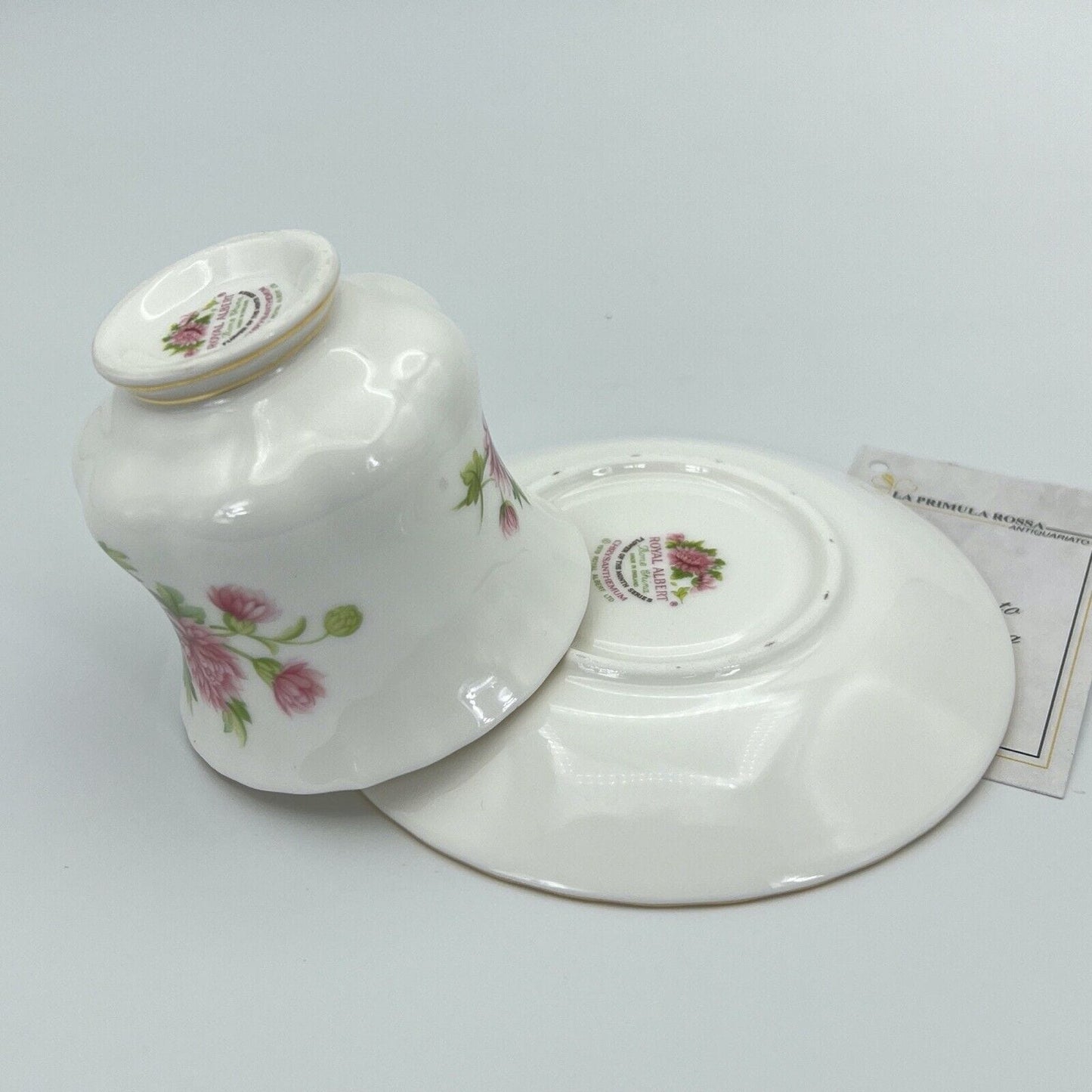 Tazza da caffè in porcellana Royal Albert con mese tazzina inglese Novembre 1970 Categoria Servizio tazze - Tazze