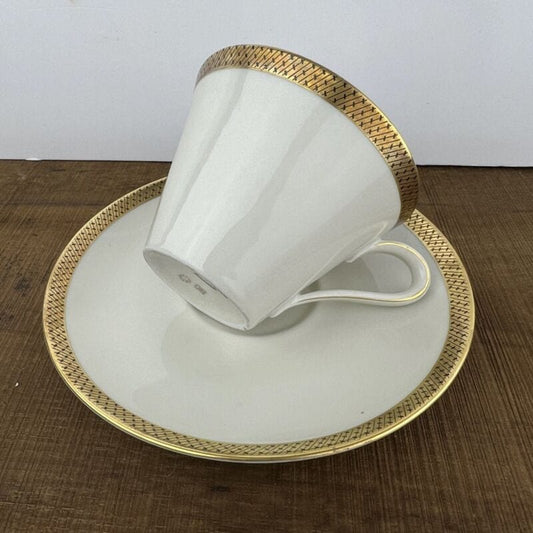 Tazza da tè the antica in porcellana Bavaria oro Bareuther Waldsassen anni 40 Categoria  Servizio tazze - Tazze