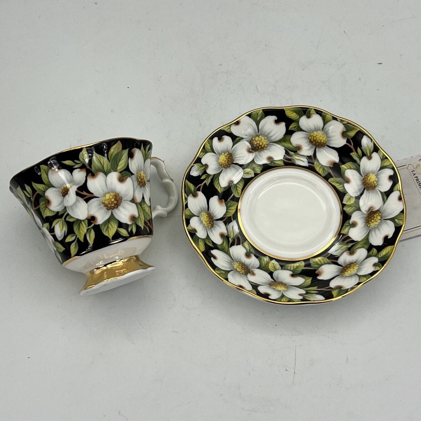 Tazza da tè The in porcellana Nera Royal Albert Provincial Flowers Fiori Dogwood Categoria  Servizio tazze - Tazze