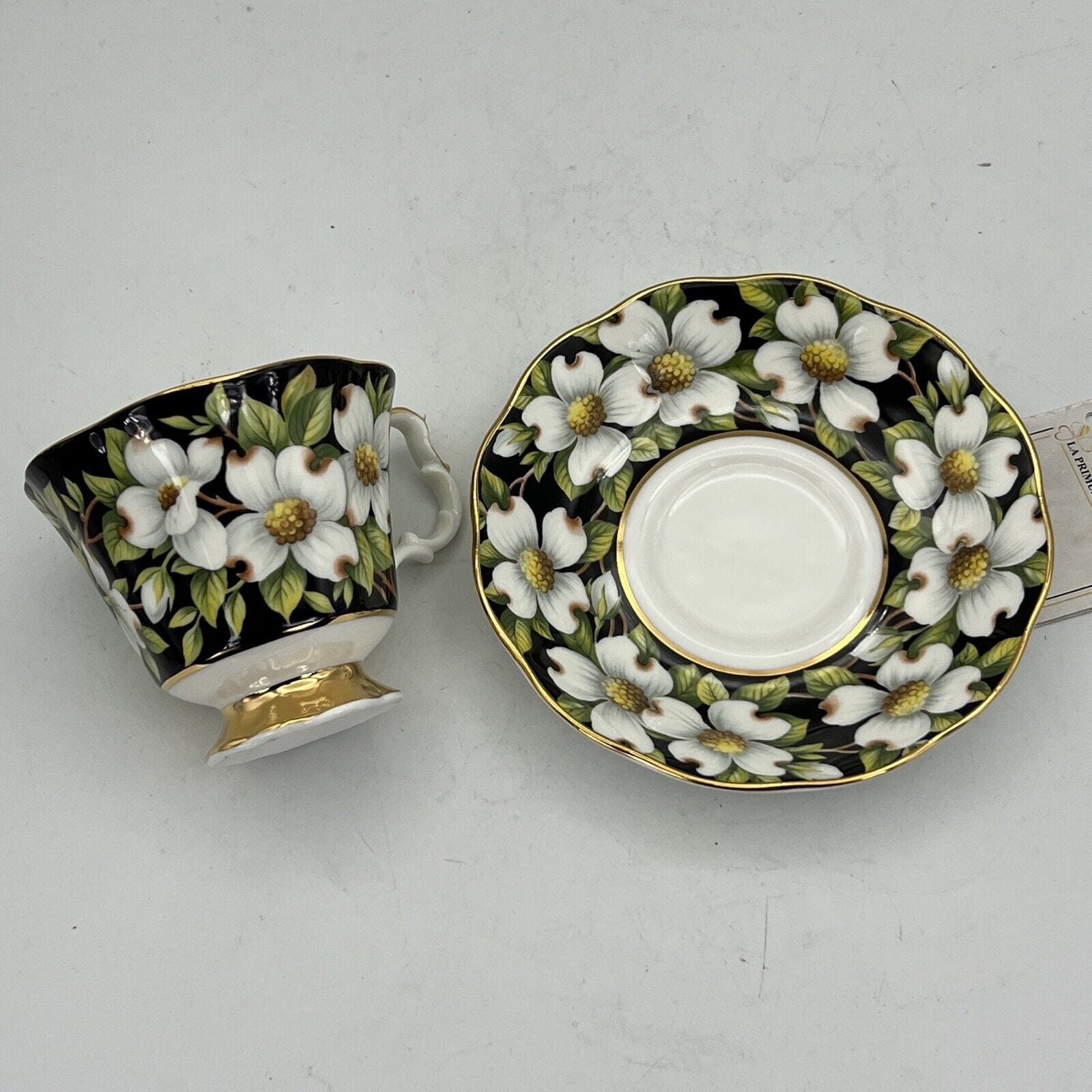 Tazza da tè The in porcellana Nera Royal Albert Provincial Flowers Fiori Dogwood Categoria  Servizio tazze - Tazze