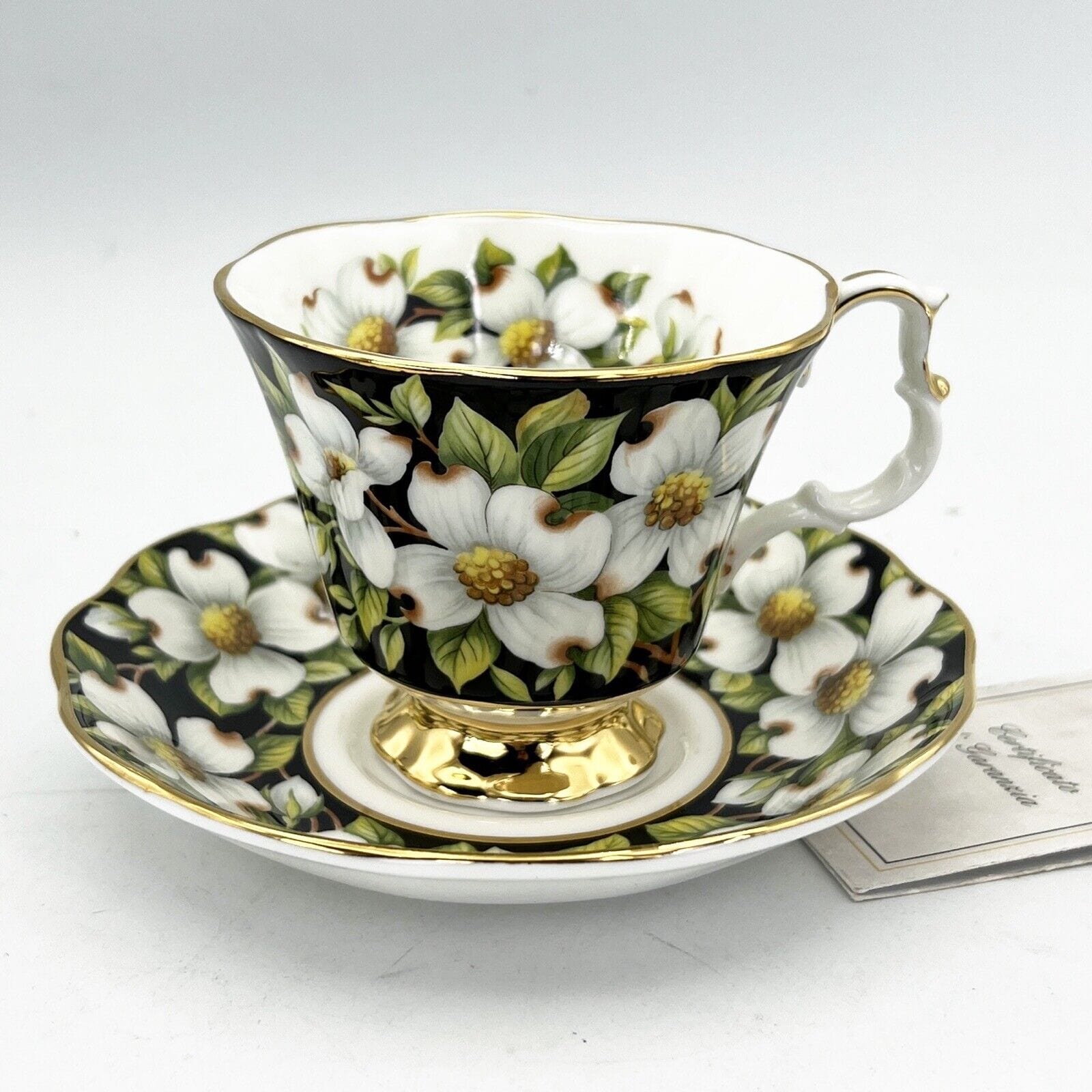 Tazza da tè The in porcellana Nera Royal Albert Provincial Flowers Fiori Dogwood Categoria  Servizio tazze - Tazze