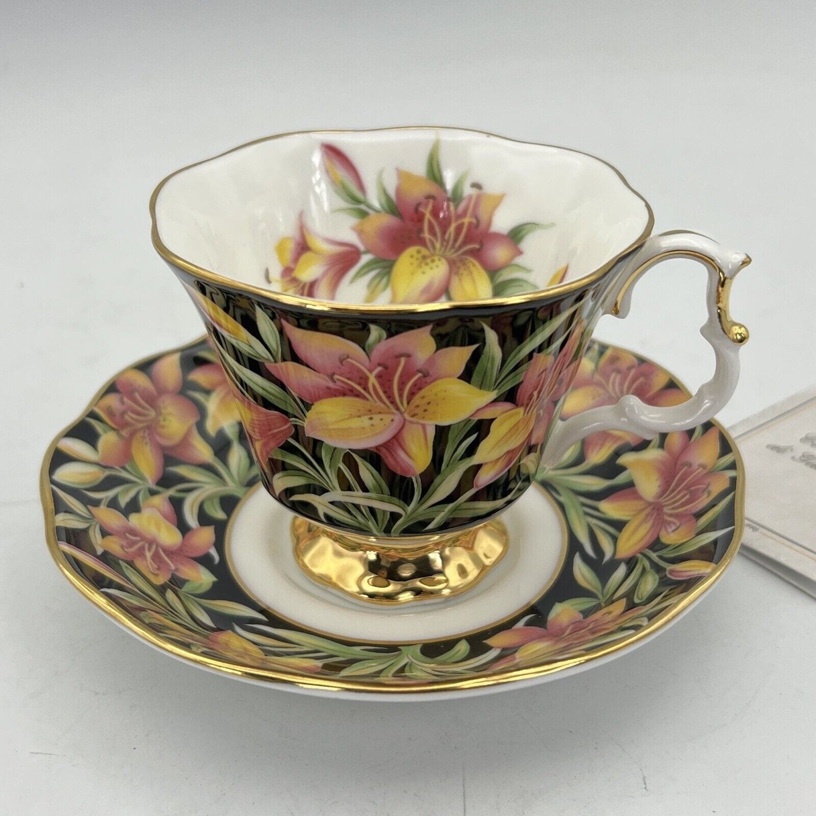 Tazza da tè The in porcellana Nera Royal Albert Provincial Flowers Prairie Lily Categoria  Servizio tazze - Tazze