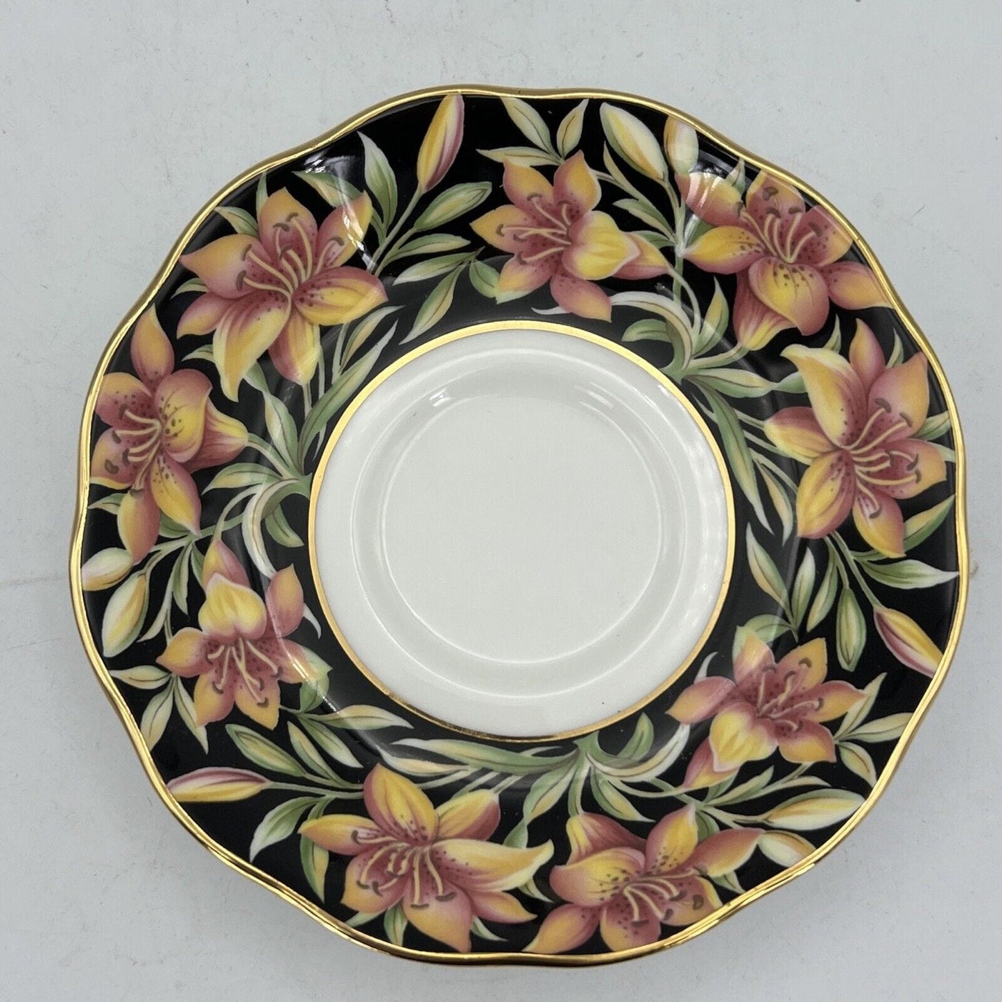 Tazza da tè The in porcellana Nera Royal Albert Provincial Flowers Prairie Lily Categoria  Servizio tazze - Tazze