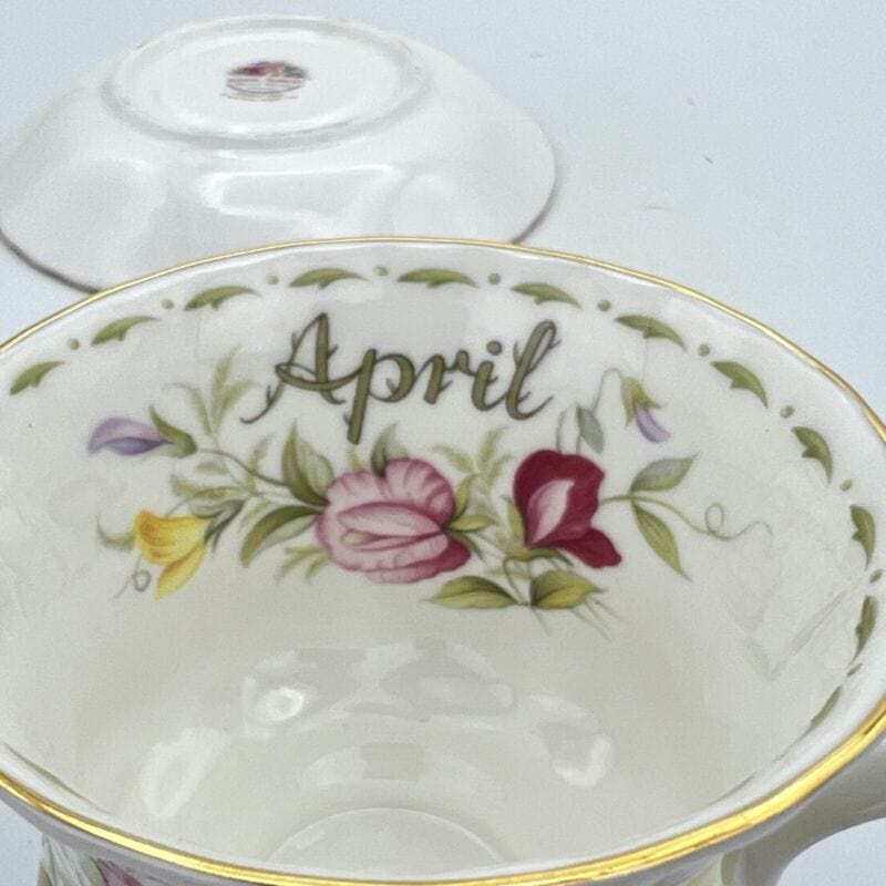 Tazza da tè The in porcellana Royal Albert con mese tazzina inglese APRILE 900 Categoria Ceramiche e Porcellane