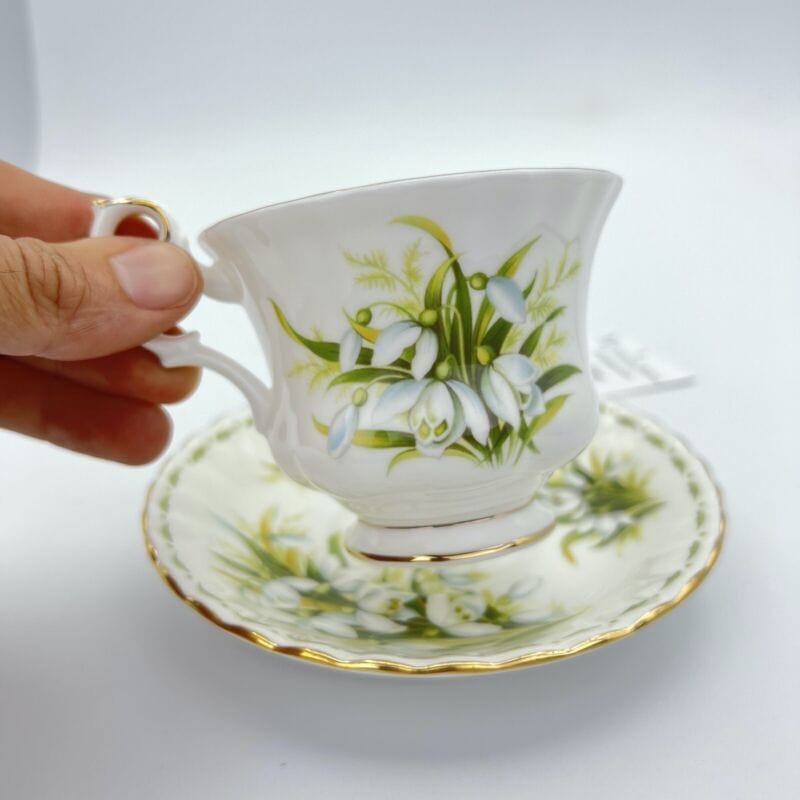 Tazza da tè The in porcellana Royal Albert con mese tazzina inglese GENNAIO 900 Categoria  Ceramiche e Porcellane