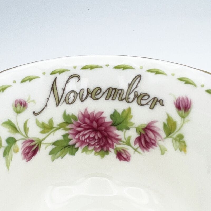 Tazza da tè The in porcellana Royal Albert con mese tazzina inglese Novembre 70 Categoria Ceramiche e Porcellane