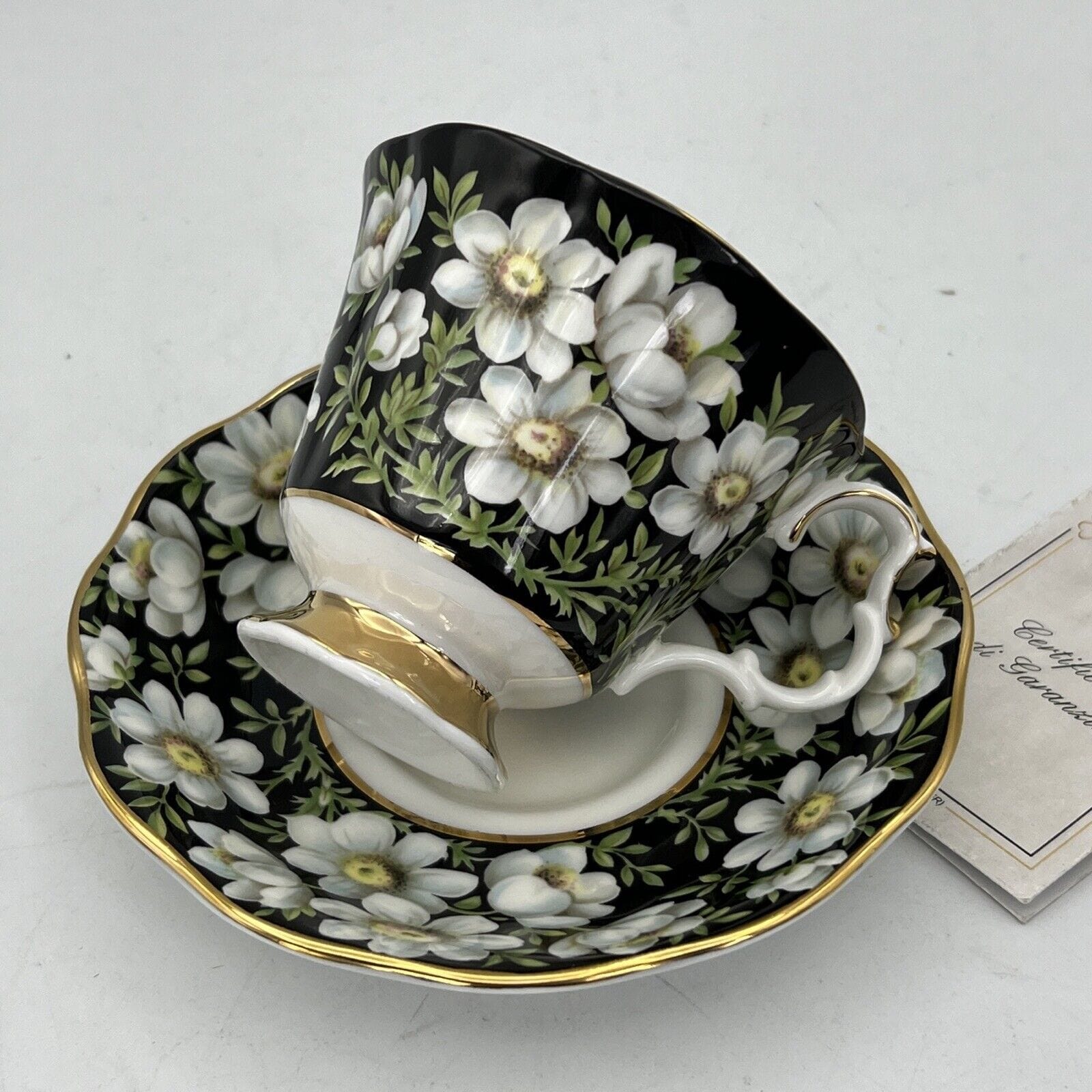 Tazza da tè The in porcellana Royal Albert Provincial Flowers Mountain Avens 900 Categoria  Servizio tazze - Tazze