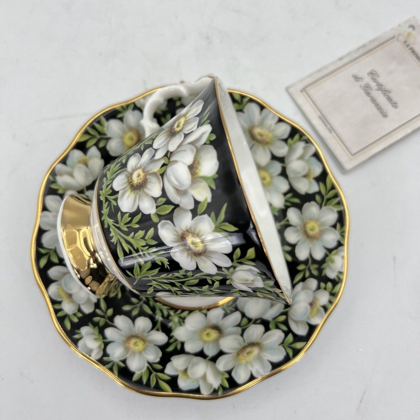 Tazza da tè The in porcellana Royal Albert Provincial Flowers Mountain Avens 900 Categoria  Servizio tazze - Tazze