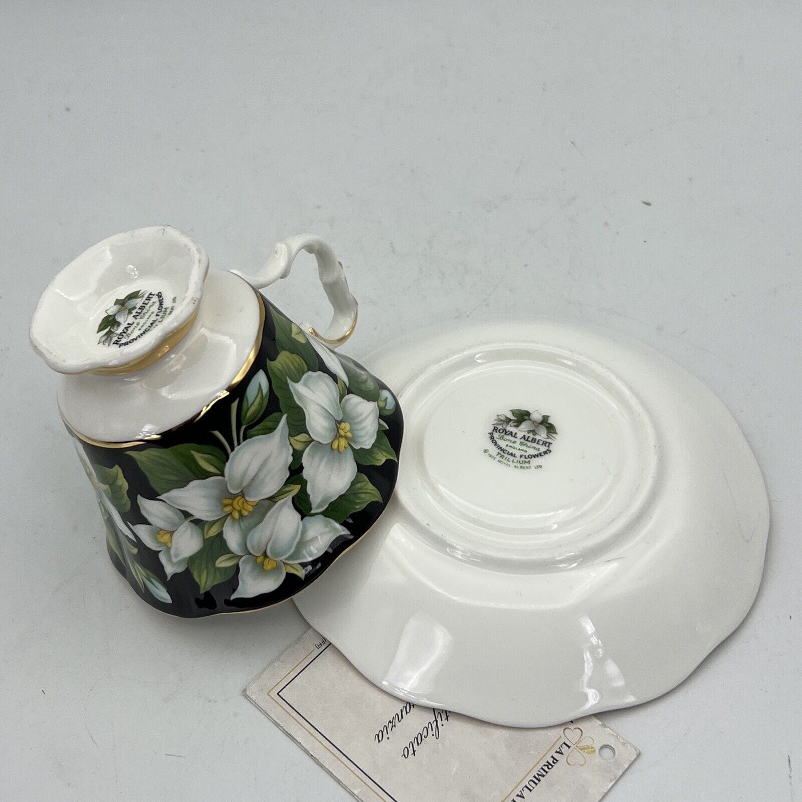 Tazza da tè The in porcellana Royal Albert Provincial Flowers tazzina Trillium Categoria  Servizio tazze - Tazze