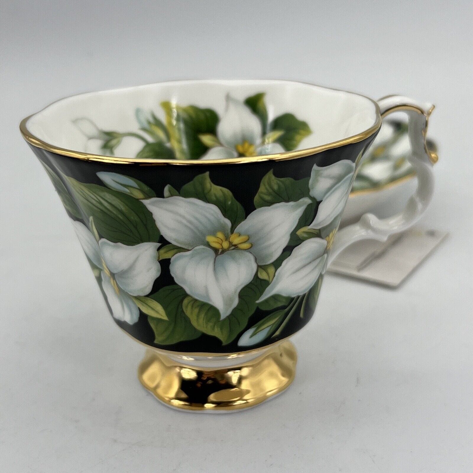 Tazza da tè The in porcellana Royal Albert Provincial Flowers tazzina Trillium Categoria  Servizio tazze - Tazze