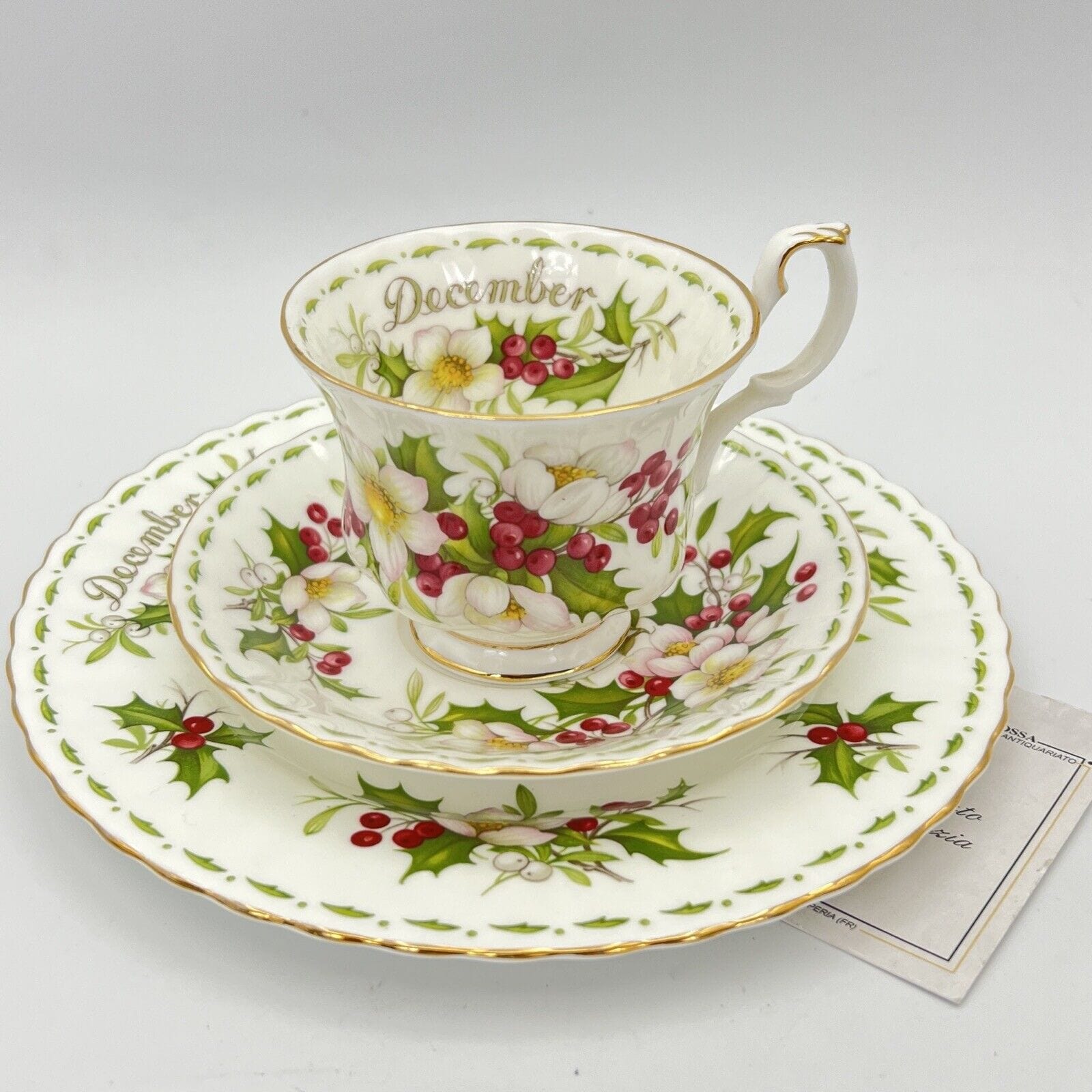 Tazza da tè The TRIO  in porcellana Royal Albert con mese inglese DICEMBRE 1970 Categoria  Servizio tazze - Tazze