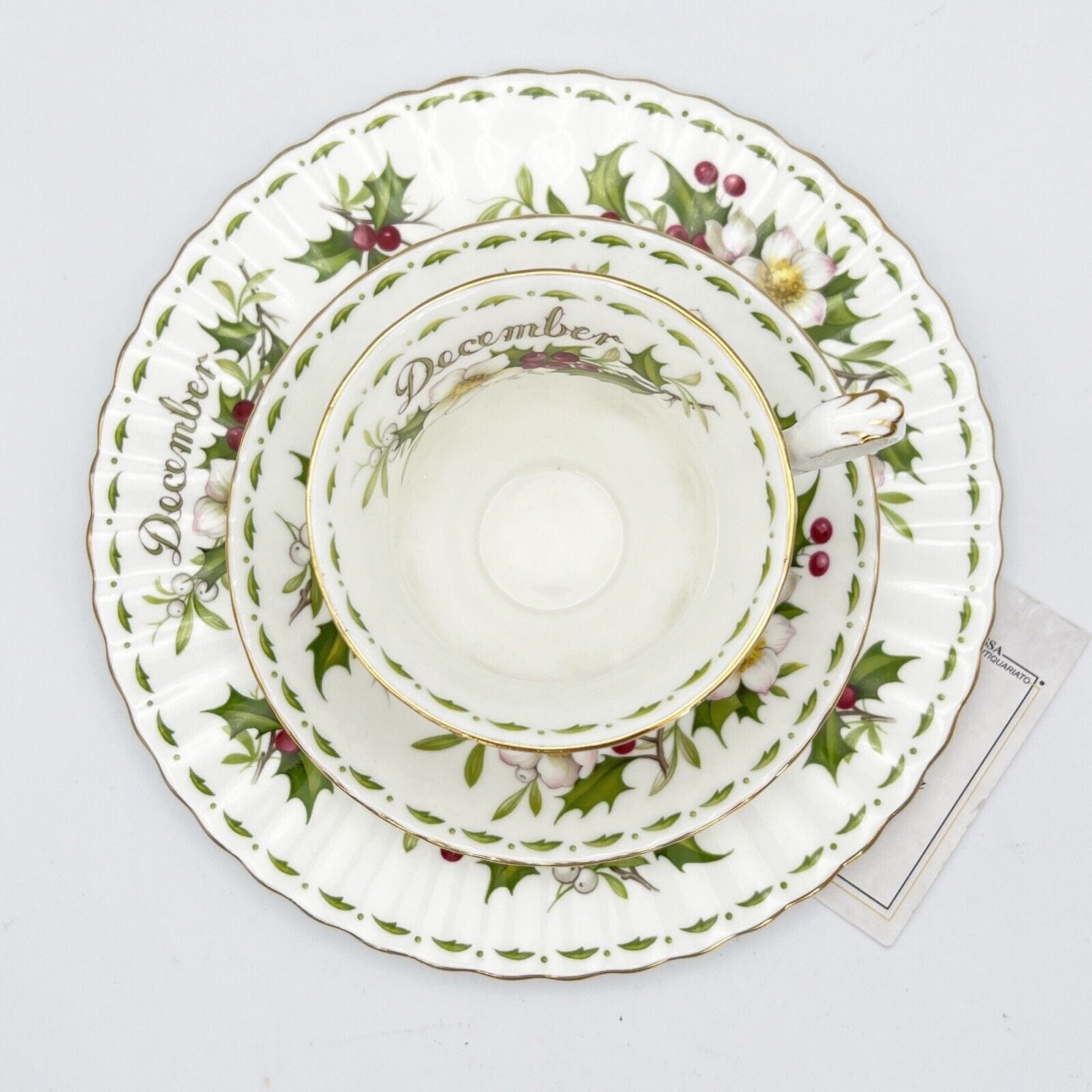 Tazza da tè The TRIO  in porcellana Royal Albert con mese inglese DICEMBRE 1970 Categoria  Servizio tazze - Tazze