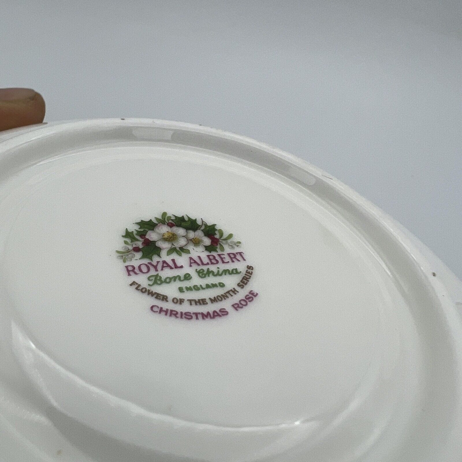 Tazza da tè The TRIO  in porcellana Royal Albert con mese inglese DICEMBRE 1970 Categoria  Servizio tazze - Tazze