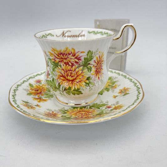 Tazza da the per tè in porcellana Queen's con mese tazzina inglese Novembre 900 Categoria  Servizio tazze - Tazze