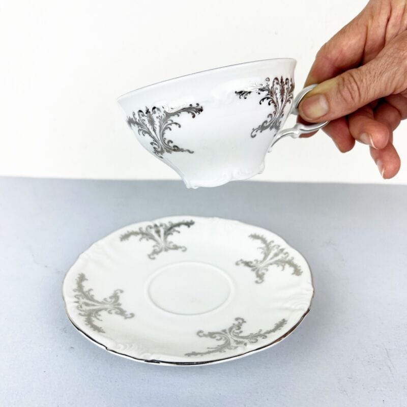 Tazza da the tè antica in porcellana Bianca  Bavaria tazzina decoro Argento Categoria  Servizio tazze - Tazze