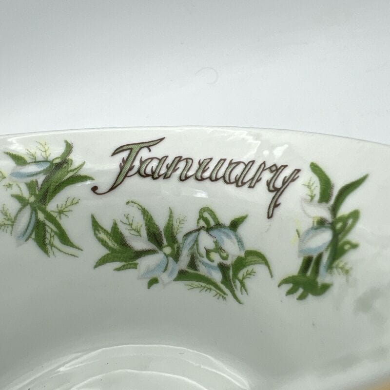 Tazza da the tè in porcellana con mese tazzina stile inglese GENNAIO 900 Fiori Categoria  Servizio tazze - Tazze