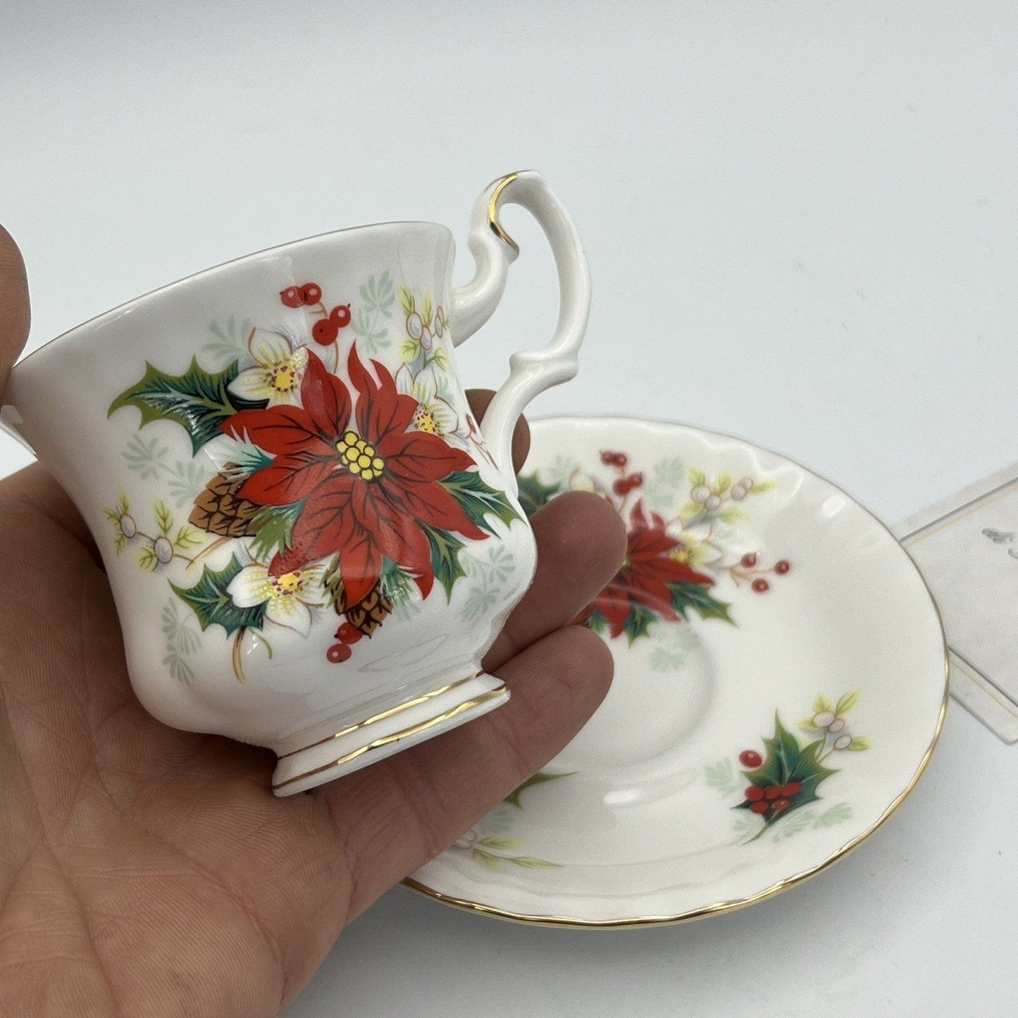 Tazza in porcellana Royal Albert tazzina da caffè inglese Natale Poinsettia 1976 Categoria Servizio tazze - Tazze