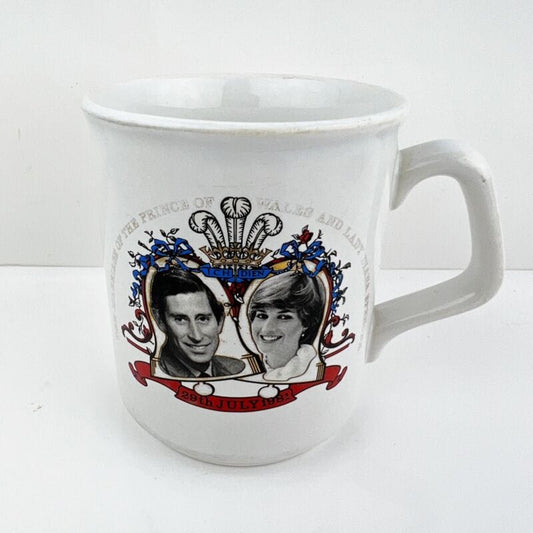 Tazza Mug Inglese Matrimonio Principe Carlo Lady Diana Casa Reale Vintage 1981 Categoria  Ceramiche e Porcellane