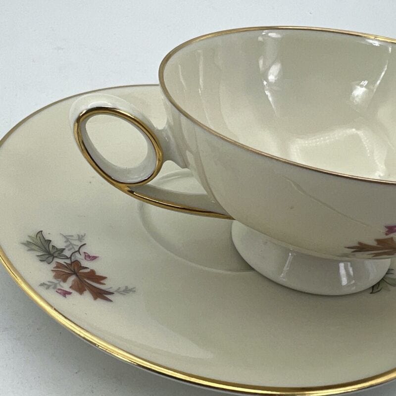 Tazzina da per caffe antica in porcellana Bavaria tazza a fiori e oro anni 40 Categoria  Servizio tazze - Tazze