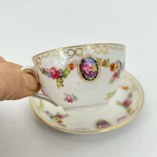 Tazzina da per caffe antico in porcellana Schumann Dresden tazza a fiori e oro Categoria  Servizio tazze - Tazze