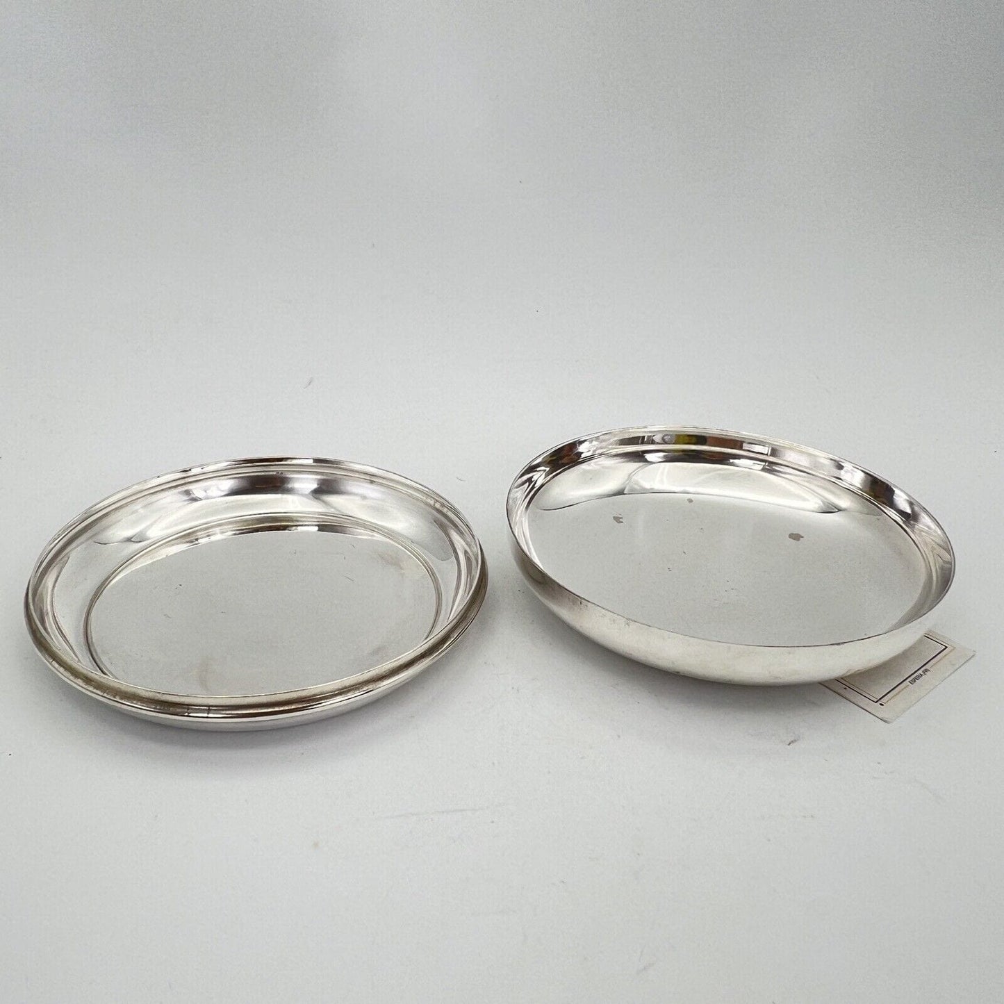 Teca Scatola contenitore eucaristico porta ostie in argento Silver plated patena Categoria Sheffield & Argento