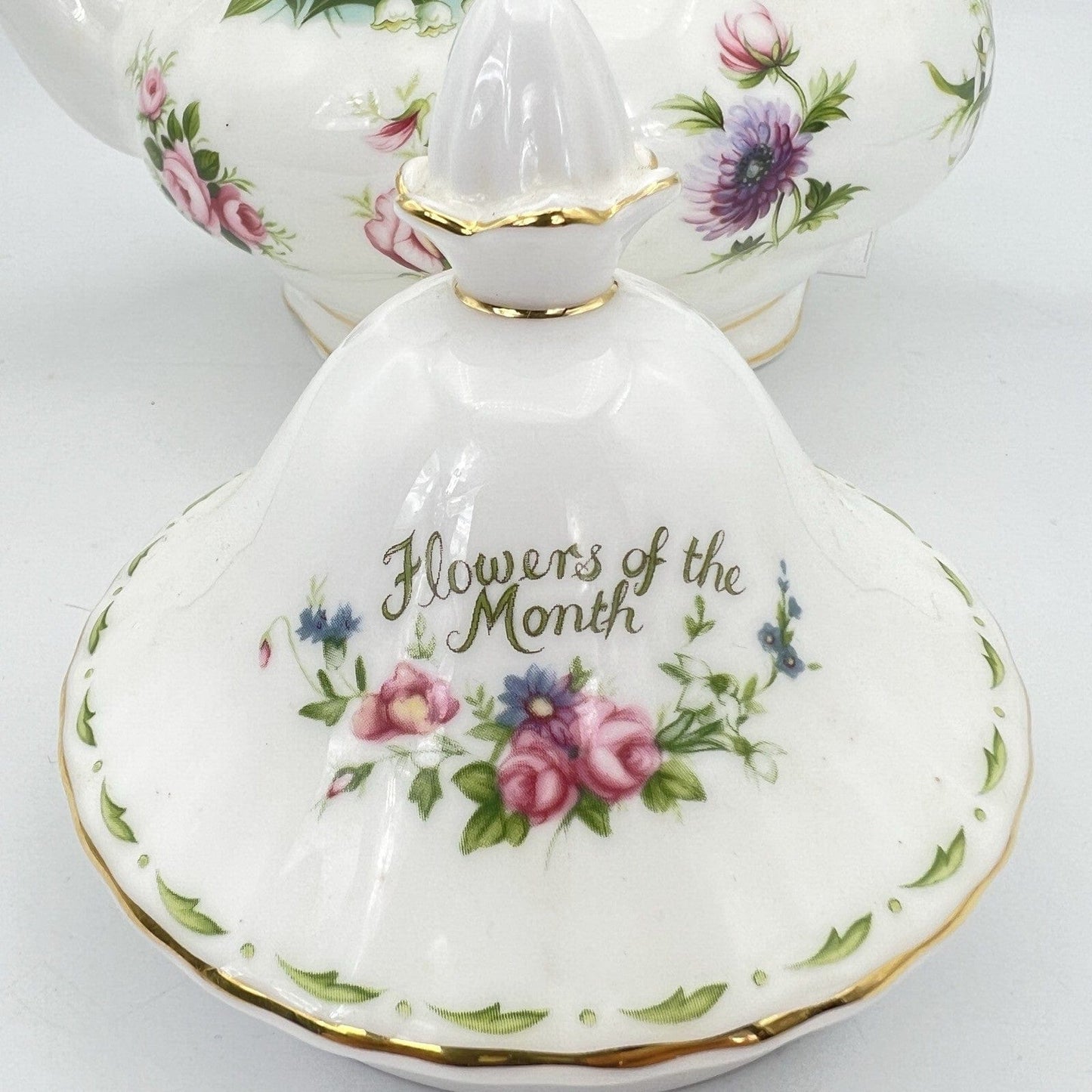 Teiera Grande in porcellana Royal Albert con mesi Flower of the Month The Categoria Servizio tazze - Tazze
